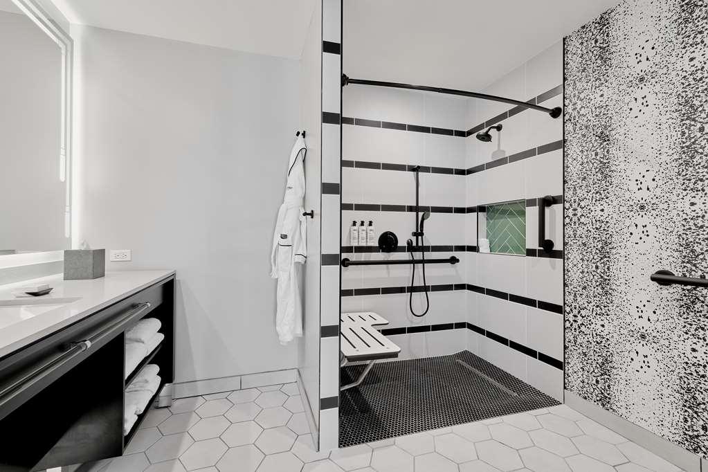 Hotel The Godfrey Curio Collection By Hilton Detroit