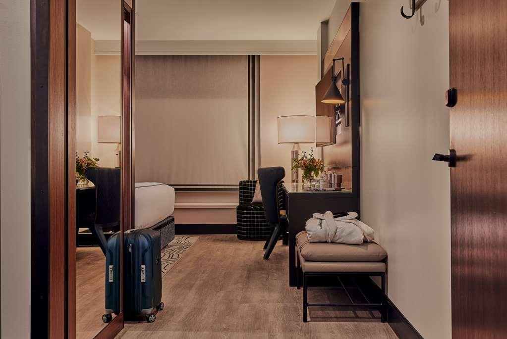 The Godfrey Curio Collection By Hilton Hotel Detroit
