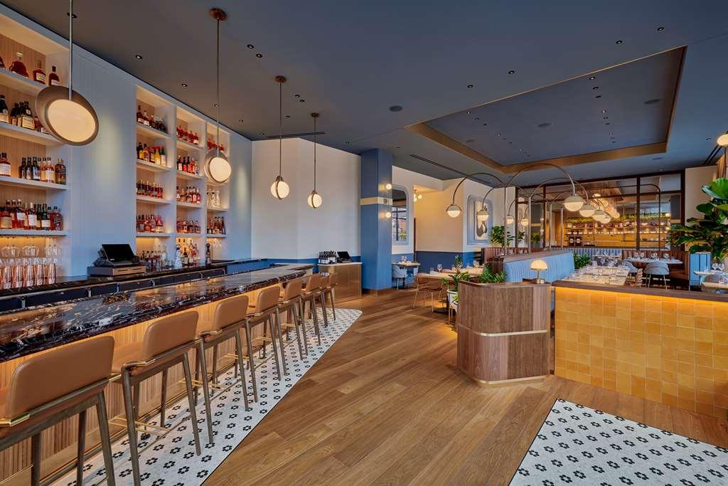 Hotel The Godfrey Curio Collection By Hilton Detroit